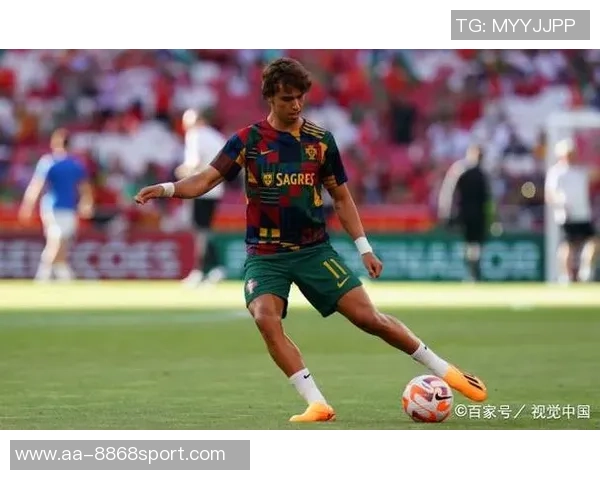 斯特劳瑟状态回暖贡献显著阿德尔曼称赞其在比赛中的表现